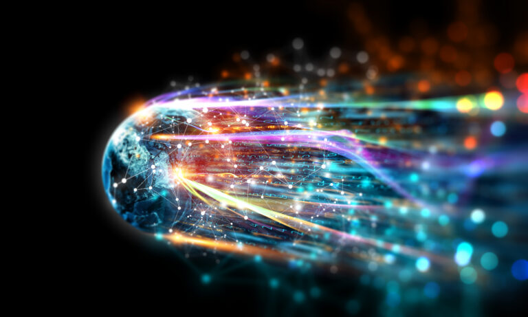 Globe terrestre traversé par des flux lumineux symbolisant les échanges de données numériques