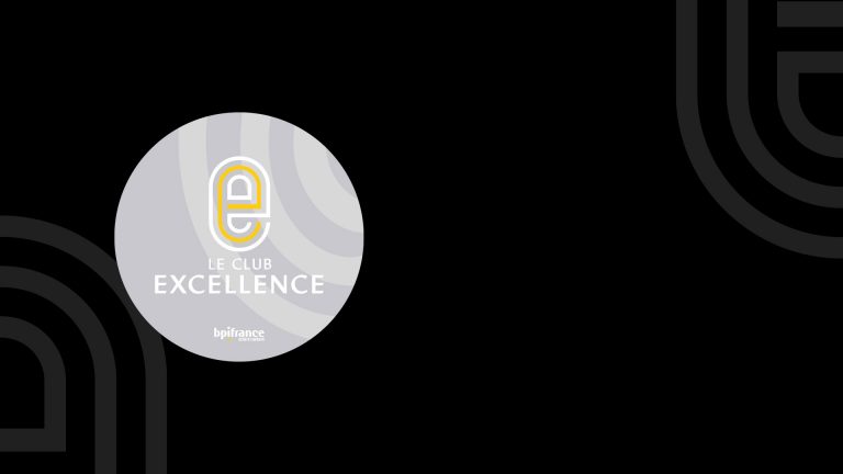 Logo du Club Excellence Bpifrance avec la lettre E stylisée en jaune au centre sur fond gris